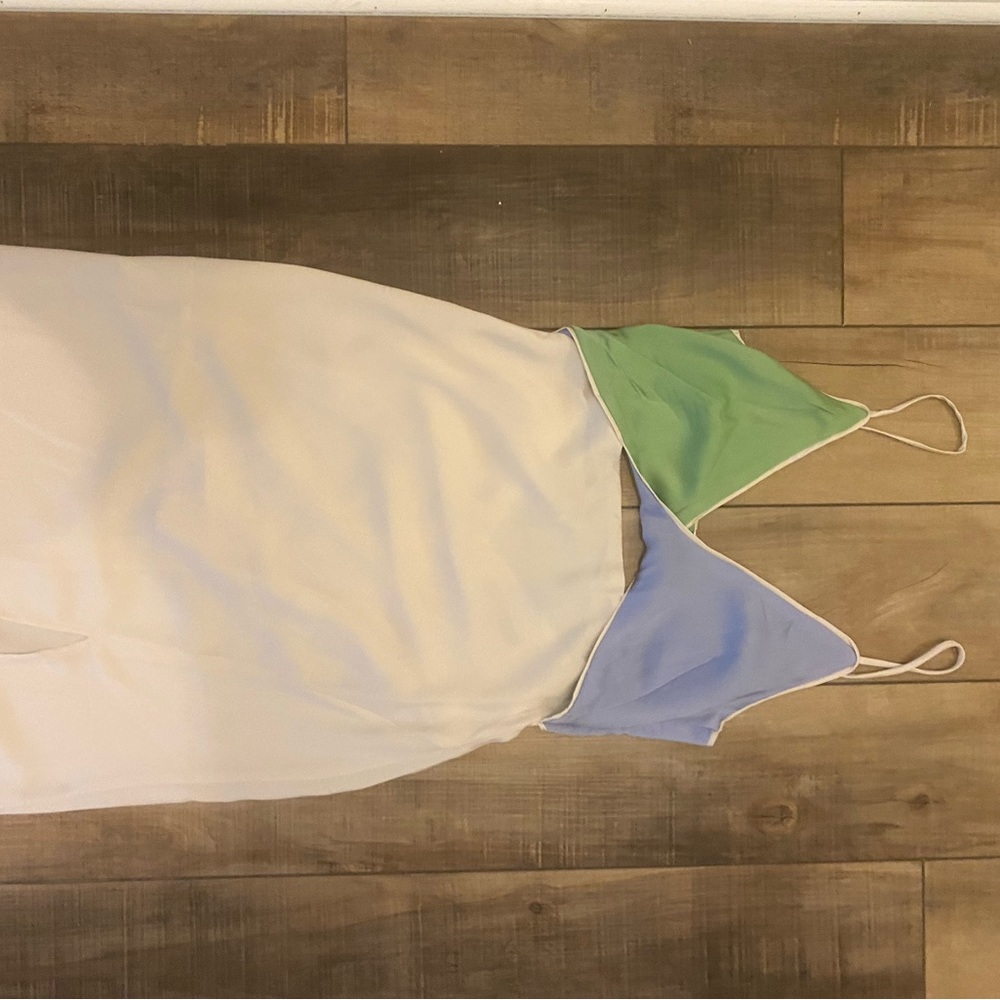 Strapless with cut out in front and clasp in back boutique Dress so beautiful on